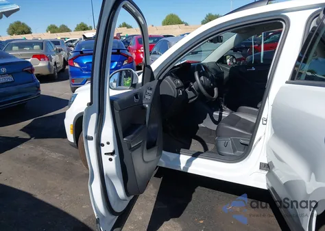 2017 Volkswagen Tiguan 2.0T/2.0T S из США, поврежденный, VIN WVGAV7AX1HK015595